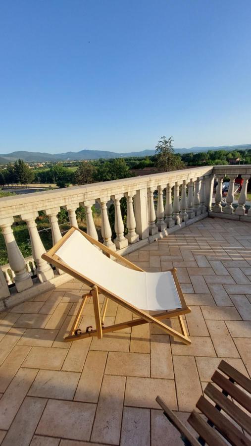La Casa Del Mago Camere E Appartamenti Pissignano Экстерьер фото