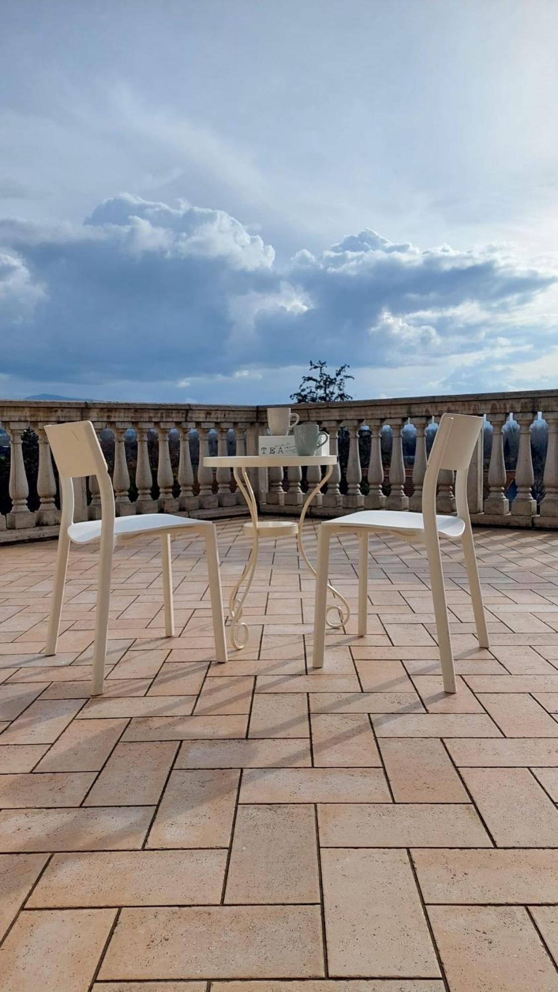 La Casa Del Mago Camere E Appartamenti Pissignano Экстерьер фото